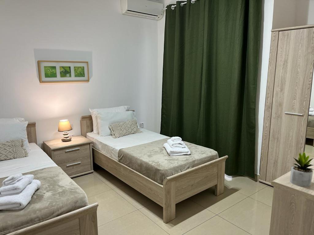 Crimson Court Apartment Is-Swieqi Ngoại thất bức ảnh